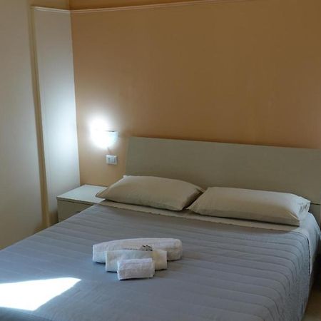 Cairoli Exclusive Rooms & Suite Бриндизи Екстериор снимка
