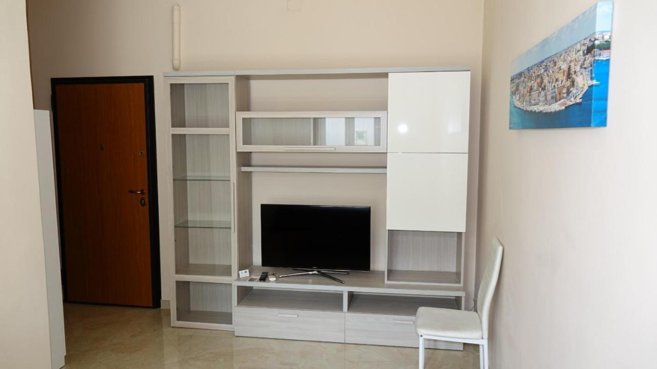 Cairoli Exclusive Rooms & Suite Бриндизи Екстериор снимка