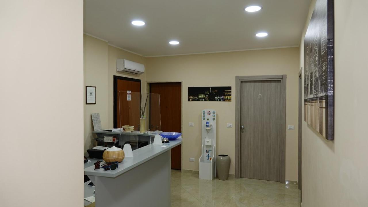 Cairoli Exclusive Rooms & Suite Бриндизи Екстериор снимка