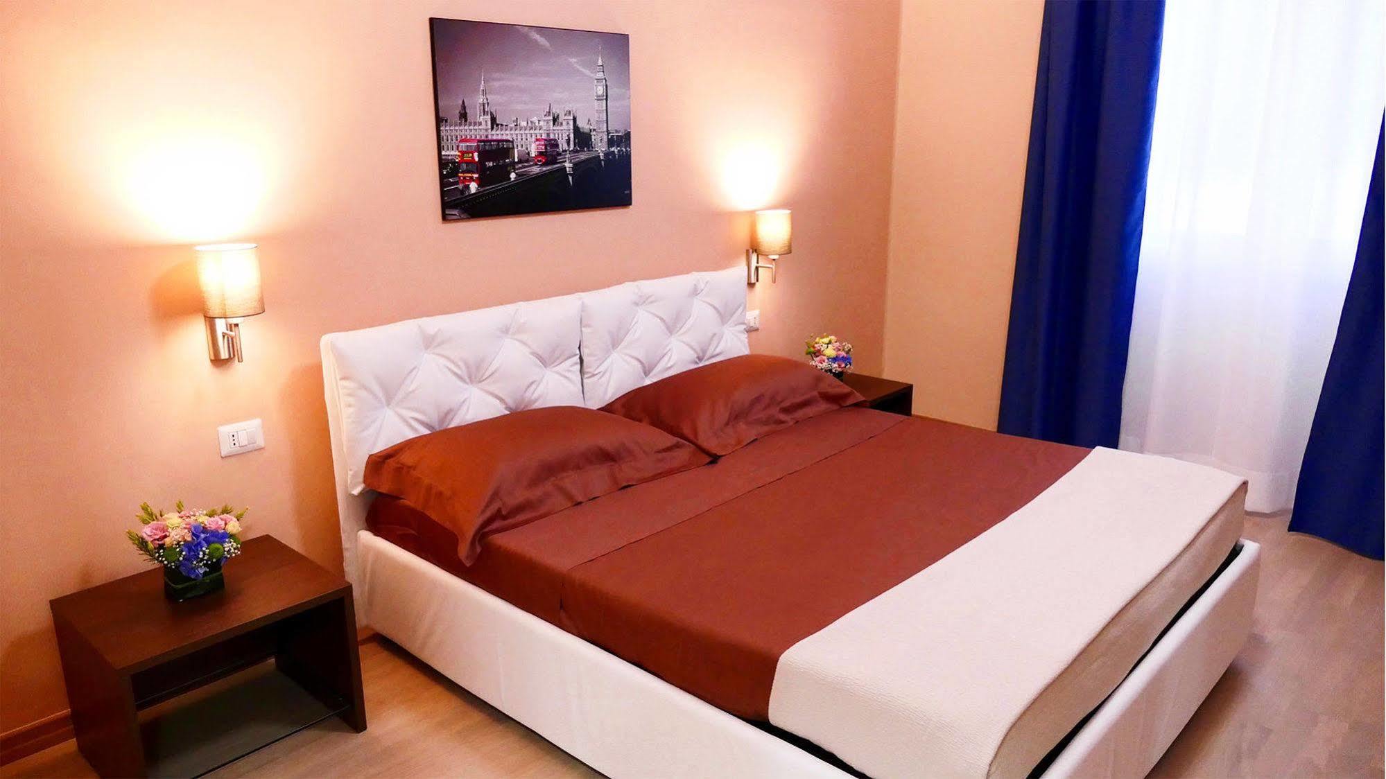 Cairoli Exclusive Rooms & Suite Бриндизи Екстериор снимка