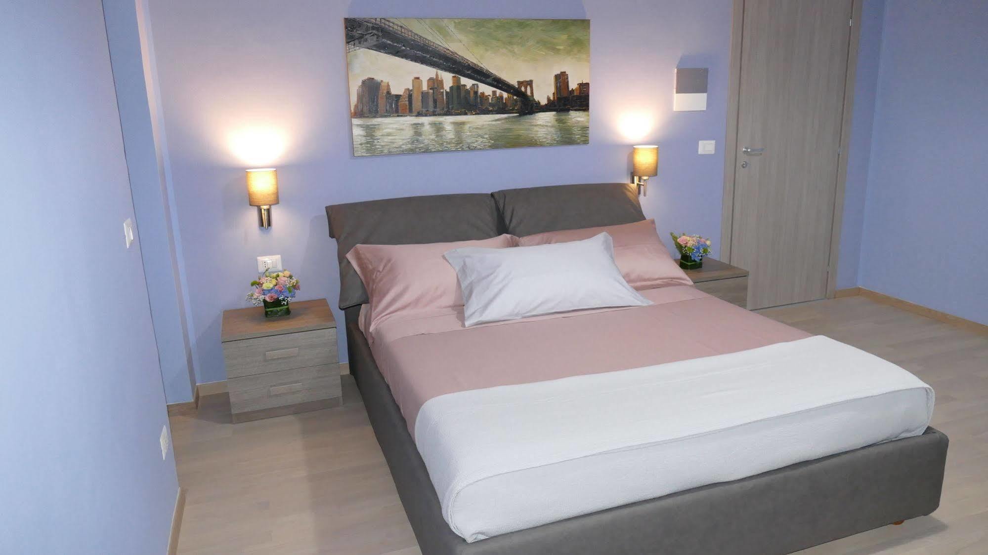 Cairoli Exclusive Rooms & Suite Бриндизи Екстериор снимка