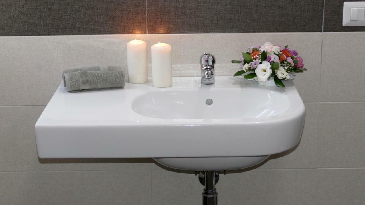 Cairoli Exclusive Rooms & Suite Бриндизи Екстериор снимка