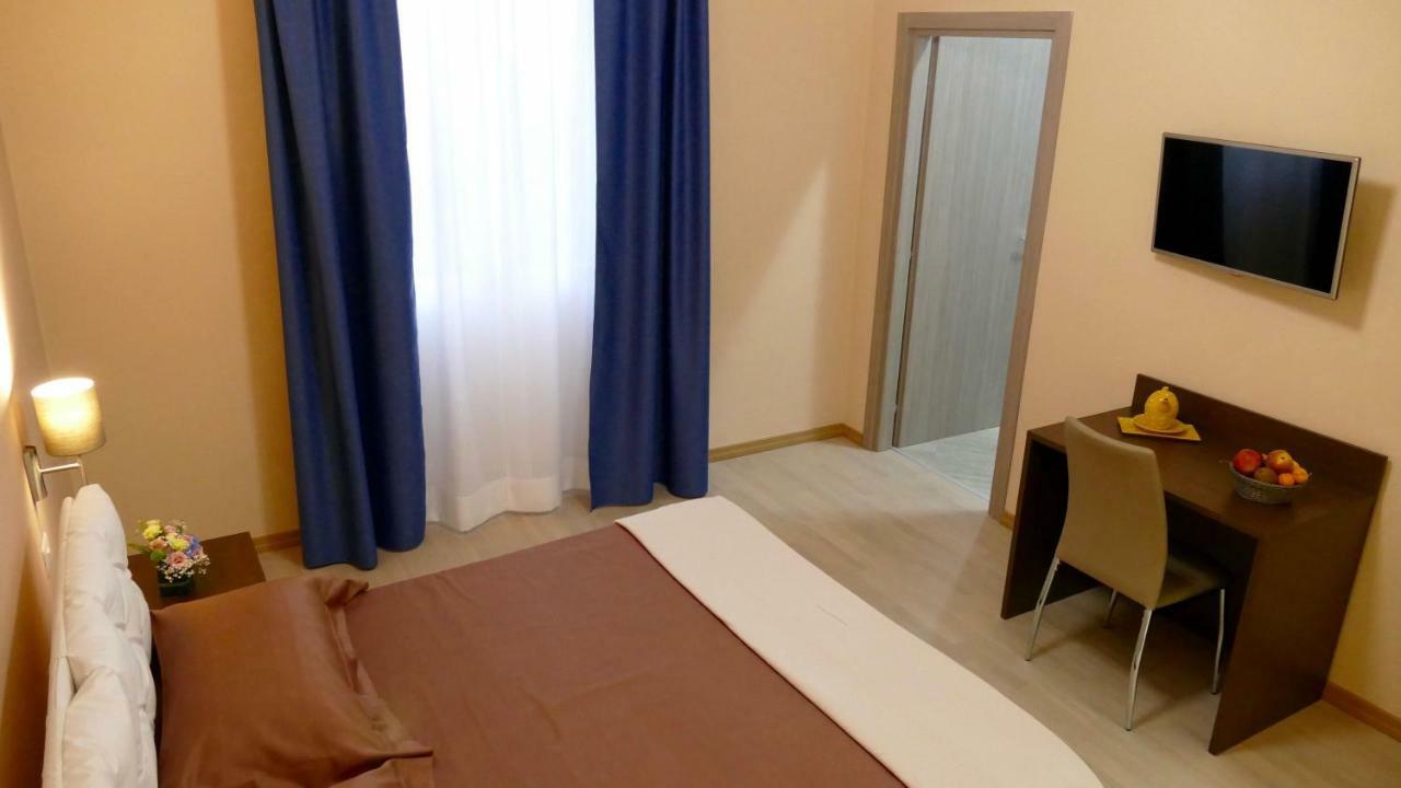 Cairoli Exclusive Rooms & Suite Бриндизи Екстериор снимка