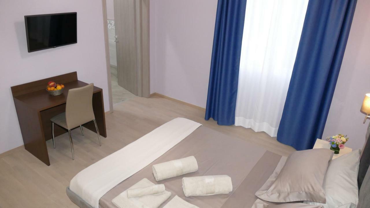 Cairoli Exclusive Rooms & Suite Бриндизи Екстериор снимка
