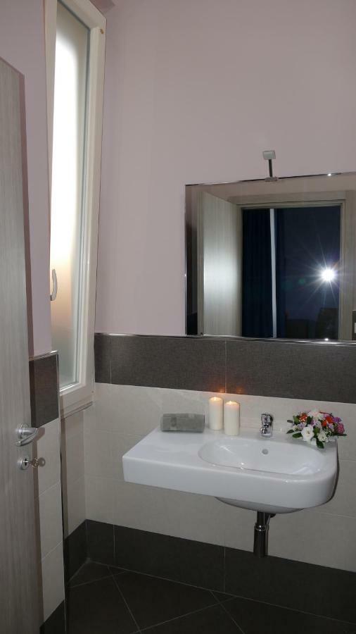 Cairoli Exclusive Rooms & Suite Бриндизи Екстериор снимка